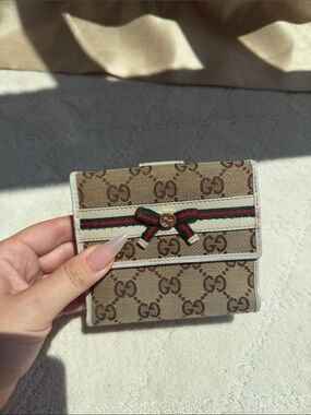 Gucci Bow Wallet